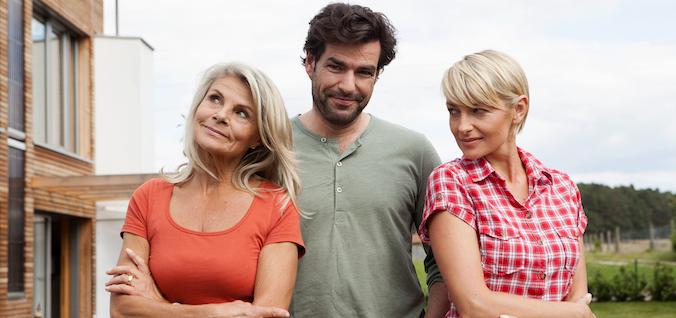 La donna mi aveva umiliata al ristorante, ma il giorno dopo si presentò alla mia porta come mia nuora.