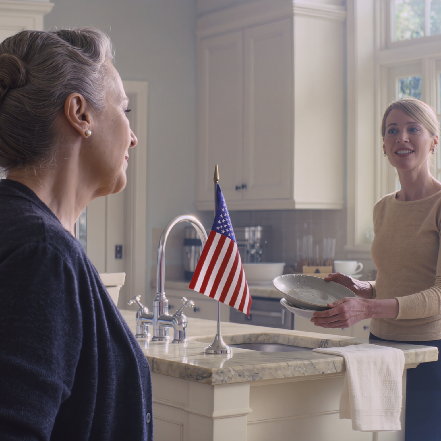 Mia figlia sorrise e disse: “Non avrai bisogno di soldi in paradiso”, proprio mentre guardavo il piano di lavoro in marmo che avevo pagato, e la mattina dopo aprii il vecchio portatile di mio marito e rimasi intorpidita. Feci silenziosamente una cosa che le fece perdere il sonno.
