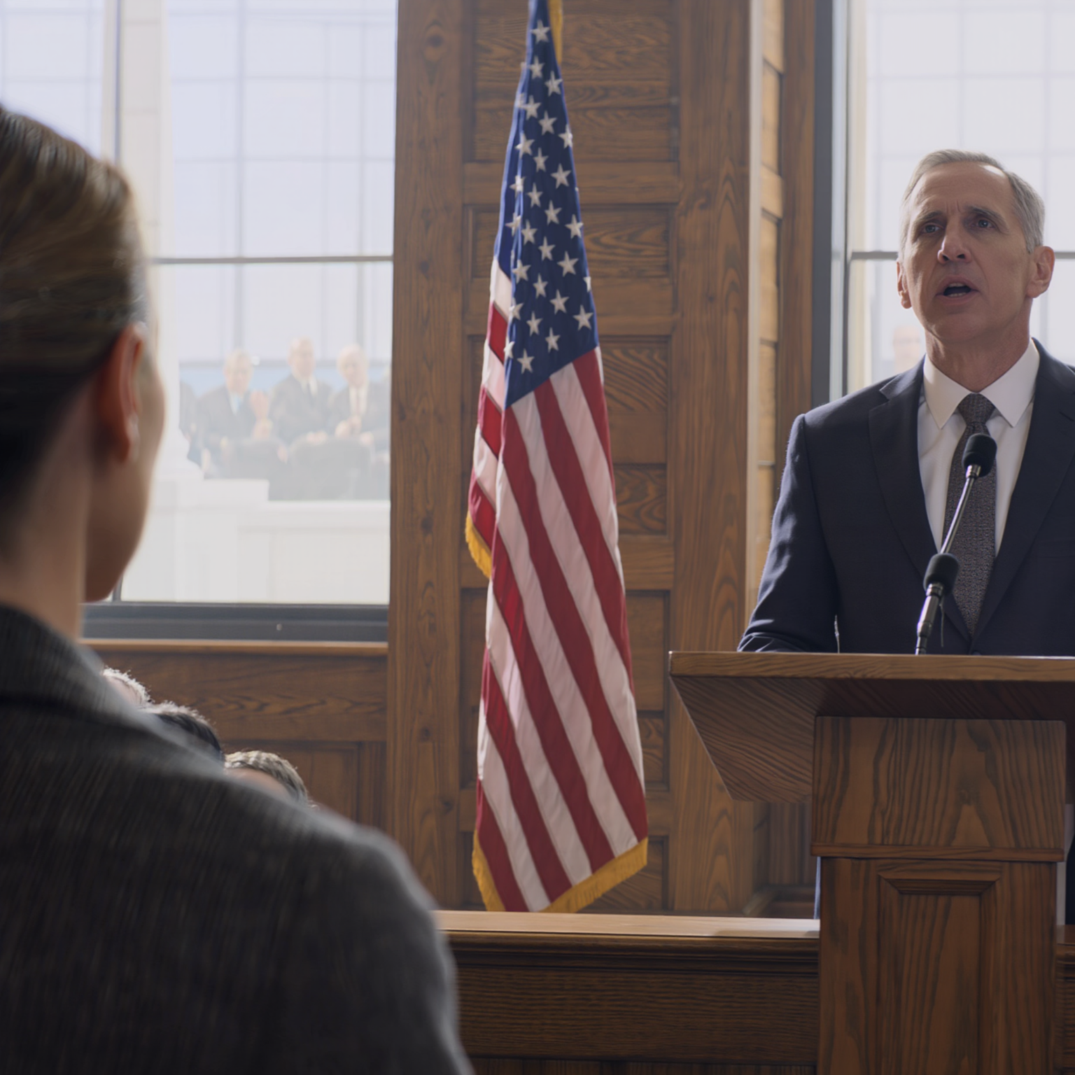 “È mentalmente incapace”, urlò mio padre in tribunale. Rimasi in silenzio. Il giudice si sporse in avanti e chiese: “Davvero non sa chi è?” Il suo avvocato si bloccò. Il viso di mio padre impallidì. Aspetta… cosa??…