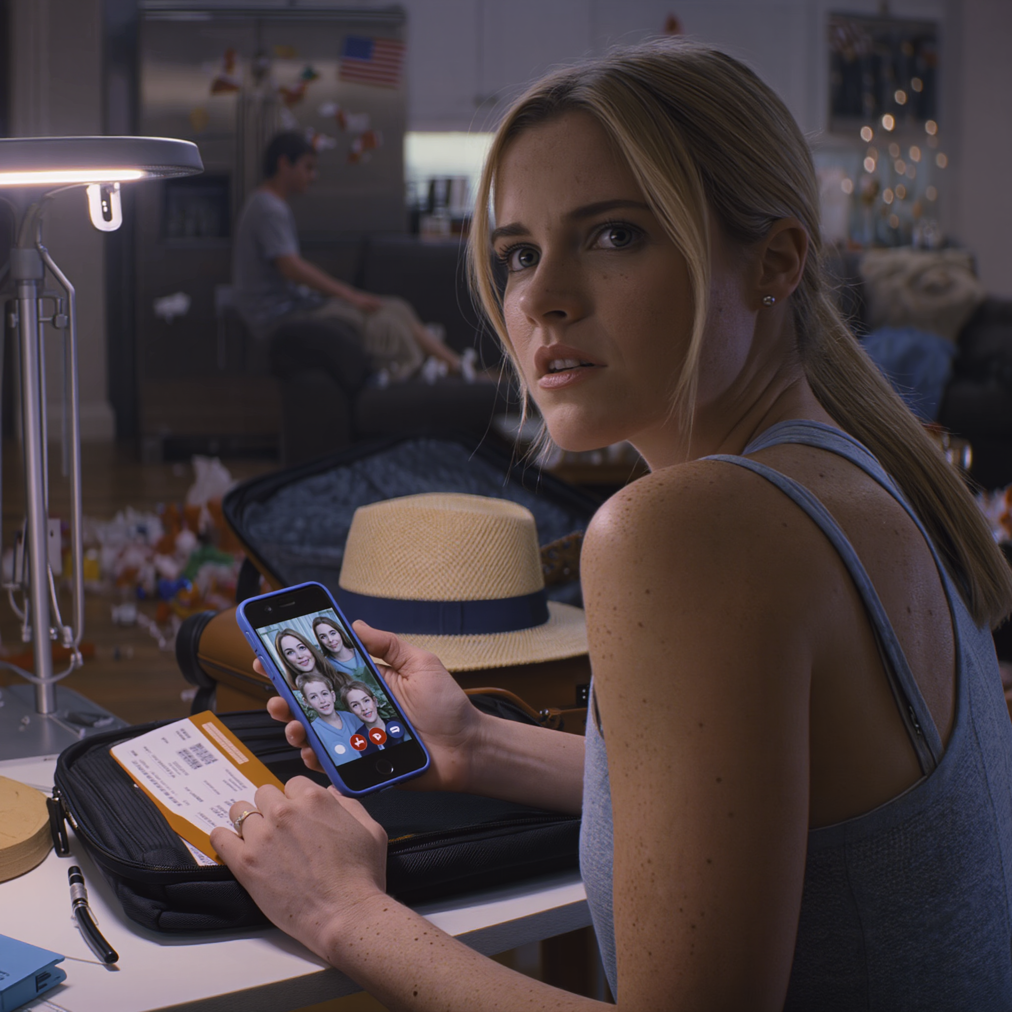 Mia madre ha dato per scontato che dovessi badare a cinque bambini durante le feste di Natale, poi ha scritto a tutto il gruppo: “Jessica ha già promesso!”… Non ho discusso, ho cambiato idea in silenzio. Quando finalmente la videochiamata si è accesa, lei ha sussultato: “Cosa…? Non può succedere!”