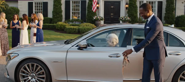 Il giorno della Festa della Mamma, mio ​​figlio mi ha detto di aver prenotato un tavolo in un ristorante di lusso. Ho passato l’intera giornata a prepararmi, trattando la cosa come se fosse qualcosa di speciale. Nel tardo pomeriggio, sua suocera è entrata direttamente nella mia stanza indossando un abito da sera, sorridendo come se tutto fosse già deciso. “Genero, sono pronta per cena”, ha detto. Lui mi ha guardato con un leggero sorriso e ha risposto: “Mamma… non pensavi davvero che fosse per te, vero?”. Non ho discusso. Non ho reagito. Ma poco prima di mezzanotte, il mio telefono ha iniziato a vibrare ininterrottamente. “Mamma, il sistema di sicurezza della banca ha segnalato la mia carta. Ho bisogno che tu mi paghi 15.000 dollari per stasera”. E dopo aver inviato la mia risposta…