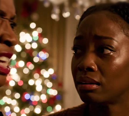 Non ho mai detto alla mia famiglia che possiedo un impero da 2,8 miliardi di dollari; mi considerano ancora un fallito, così la vigilia di Natale mi hanno invitato di nuovo solo per mettermi in imbarazzo di fronte alla promozione a CEO di mia sorella con uno stipendio di 1,2 milioni di dollari; ho indossato un cappotto di un negozio dell’usato, ho portato una borsa strappata e ho fatto l’ingenuo per vedere chi sono veramente; ma nel momento in cui ho varcato la soglia, la “verifica” che ti fa venire i brividi era già iniziata.