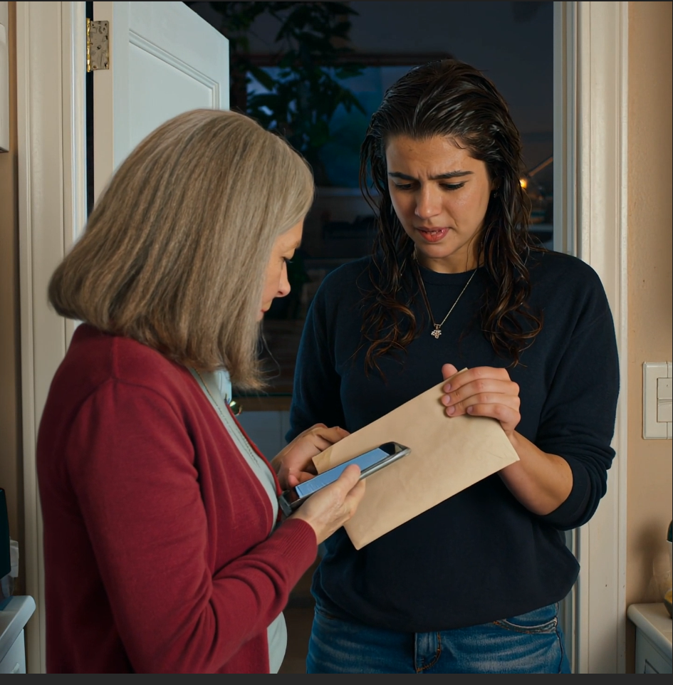 Mio patrigno ha chiamato: “Ho venduto la baita di tuo padre.” Ho detto: “Ricevuto.” Quando sono tornata a casa, finalmente ha capito perché ero rimasta calma.
