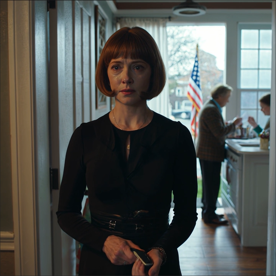 Sono tornata dal funerale di mio marito per raccontare ai miei genitori e alla mia sorella un fatto semplice: Daniel mi ha lasciato tre appartamenti e una casa sul mare, e ho pensato che avrebbe potuto finalmente comprarmi un po’ di rispetto.