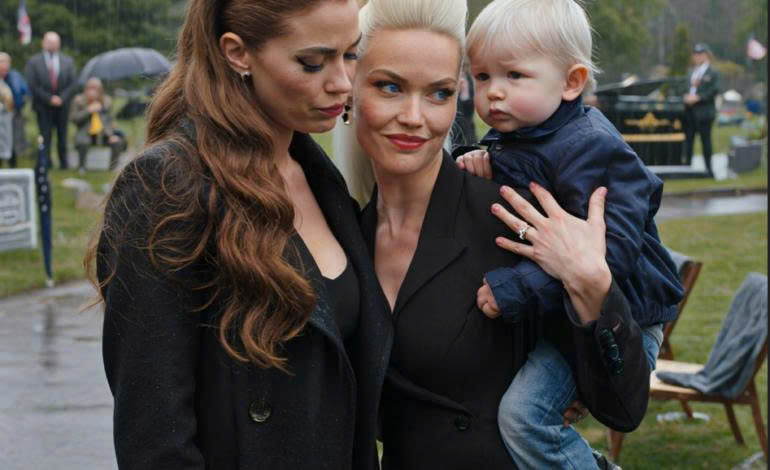 Al funerale di mio marito, mia sorella si è avvicinata con il suo bambino di due anni in braccio e ha annunciato – a voce alta e orgogliosa – che era il figlio di mio marito. Lo ha detto proprio lì, sull’erba bagnata, davanti alle sedie ripiegate e agli ombrelli neri, come se stesse leggendo un titolo che non vedeva l’ora di condividere.