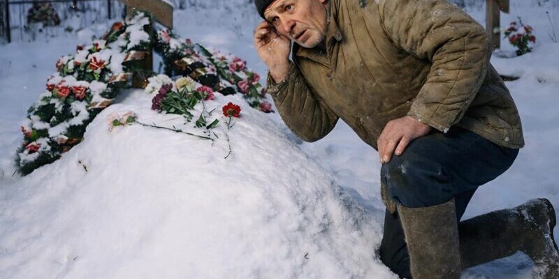 Dopo il funerale della giovane moglie di un boss della criminalità organizzata, quando tutti i parenti e gli invitati se ne erano andati, l’impresario delle pompe funebri stava per andarsene quando all’improvviso sentì uno strano scricchiolio provenire dalla cantina.