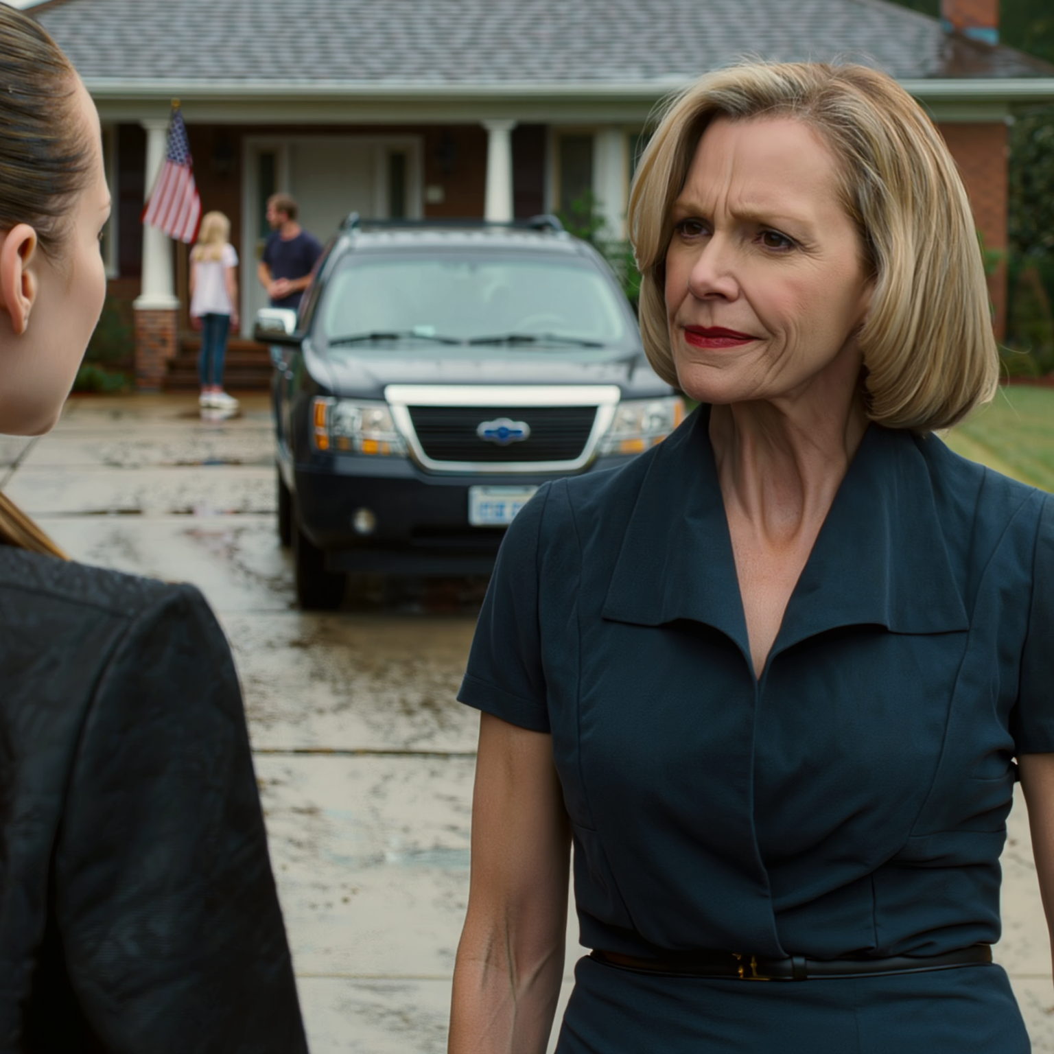 Il giorno del mio 28° compleanno, ho aperto Instagram e ho visto tutta la mia famiglia sorridente a Maui, con mia madre che commentava: “È l’unica di cui siamo orgogliosi”. Ero seduto da solo nel mio appartamento in periferia, con il conto della carta di credito pesante sul tavolo, il telefono completamente muto. Non ho risposto ai messaggi. Ho solo aperto l’app della mia banca, ho fissato un numero familiare e all’improvviso mi sono reso conto di aver avuto in mano la chiave di questo gioco.