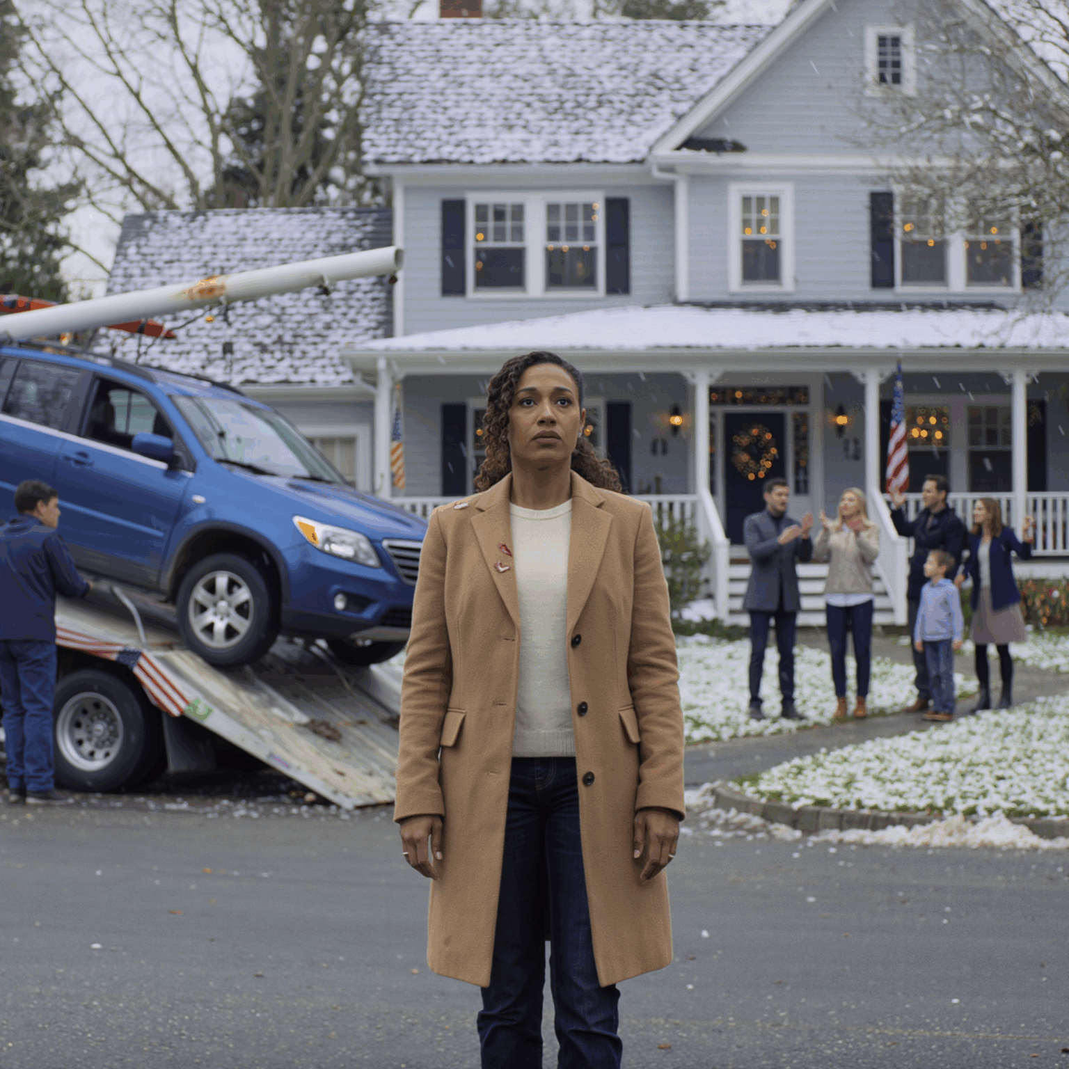 Non mi hanno invitata a Natale e mi hanno comunque mandato una fattura di 30.000 dollari per la macchina di mio fratello, così ho smesso di essere la brava figlia, ho chiamato la banca e ho detto “Riprendetevela, ho smesso di farmi usare”, e ho visto i miei genitori rendersi conto troppo tardi che la bambina tranquilla che trattavano come un bancomat aveva finalmente scelto la propria pace al posto del loro comfort.