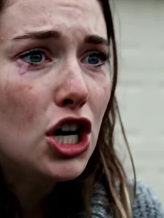 Il giorno del mio 28° compleanno, ho aperto Instagram e ho visto tutta la mia famiglia sorridente a Maui, con mia madre che commentava: “È l’unica di cui siamo orgogliosi”. Ero seduto da solo nel mio appartamento in periferia, con il conto della carta di credito pesante sul tavolo, il telefono completamente muto. Non ho risposto ai messaggi. Ho solo aperto l’app della mia banca, ho fissato un numero familiare e all’improvviso mi sono reso conto di aver avuto in mano la chiave di questo gioco.