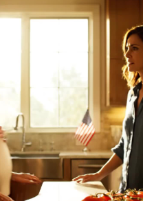 Notizia Il giorno del mio matrimonio, non si è presentato nemmeno un membro della mia famiglia, nemmeno mio padre, l’uomo che aveva promesso di accompagnarmi all’altare; sono andati tutti al baby shower di mia sorella in un country club, mentre io mi sono sposata davanti a file di sedie vuote… la mattina dopo, ho pubblicato una sola foto su Instagram e in meno di un’ora il mio telefono è stato inondato da 417 chiamate perse e messaggi.