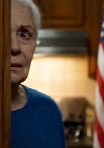 Hanno chiesto di rimanere per tre mesi perché erano in difficoltà, poi hanno trasformato la mia sala lettura in un ufficio, il garage in un laboratorio di falegnameria, hanno iniziato a chiamarmi “Dorothy” in casa mia e hanno concluso dicendo: “Sei solo un’ospite qui”. Non ho discusso, non ho pianto, ho solo chiamato in silenzio un agente immobiliare, perché certe persone si rendono conto di quanto si sono spinte oltre solo quando il cartello “Vendesi” è già in giardino.