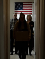 Mia madre disse freddamente: “Fai le valigie. Tua sorella ha bisogno di una stanza più grande”, mio ​​padre gettò le mie chiavi della macchina sul pavimento e disse che avrei comunque pagato l’affitto e le bollette, “è giusto così” – non protestai, feci le valigie in silenzio e me ne andai, ed esattamente una settimana dopo, mi richiamarono con un tono che mi fece capire che qualcosa in quella casa aveva iniziato a sfuggire loro di mano.