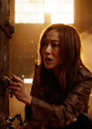 I miei genitori mi hanno lasciato una fabbrica abbandonata e mio fratello si è impossessato del lussuoso attico. Mi chiamava “inutile” e mi ha cacciato di casa alle due del mattino. Sono tornato in fabbrica… ma quando ho aperto una stanza sigillata nascosta all’interno della casa… la mia vita è cambiata per sempre.