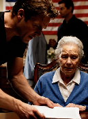 «Onestamente, il regalo più bello che potresti farmi è finalmente tirare le cuoia, mamma.» Alzò il bicchiere e lo disse davanti ai suoi amici, mentre mia nuora applaudiva nella cucina illuminata a giorno della casa che avevo contribuito a pagare. Io non piansi, non discussi, mi limitai a posare la torta e me ne andai, e la mattina dopo fu il mio silenzio a iniziare a scuotere tutta la loro famiglia.